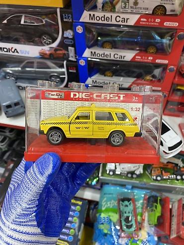 тачка балон: Масштабная модель автомобиля такси в ярком жёлтом цвете. Выполнена в — 1