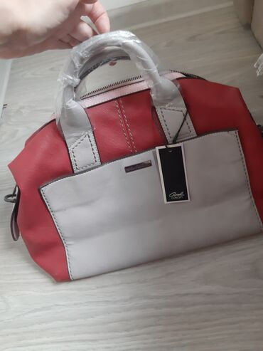 Handbags: Nova nikad nošena axel torba bordo siva srednjih dimenzija ima duži