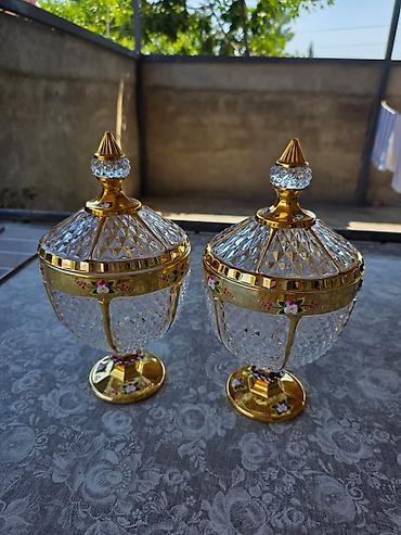 mürəbbə qabı azərbaycan dilində: Qapaqlı bəzəkli konfet qabları (2 ədəd) - Material: Şüşə və metal — 2