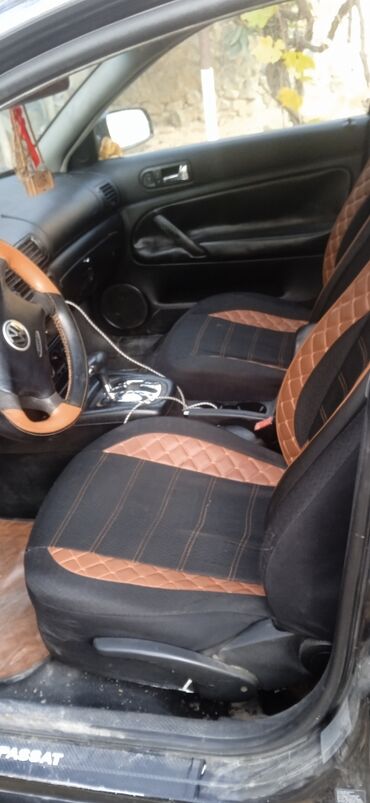 Volkswagen: Volkswagen Passat: 1.8 l | 2001 il Sedan — 3