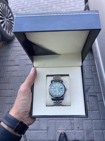 saat satilir: Qol saatı, Rolex