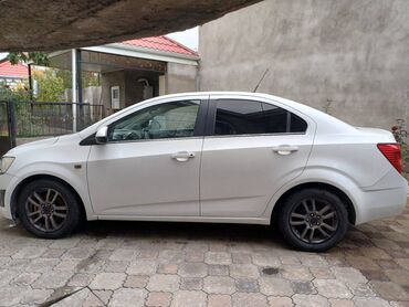 Chevrolet: Chevrolet Aveo: 1.6 l | 2012 il 169184 km Sedan — 3