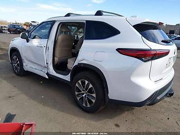 highland: Toyota Highlander: 2022 г., Автомат, Гибрид — 3