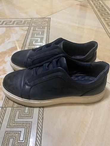 kişi ucun belsta ev şap şapları: Qara rəngli kişi slip-on krossovkaları - Üst hissə: yumşaq teksturalı — 2