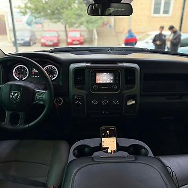Dodge: RAM 1500 TRX, полноразмерный пикап в белом цвете с четырёхдверной — 4