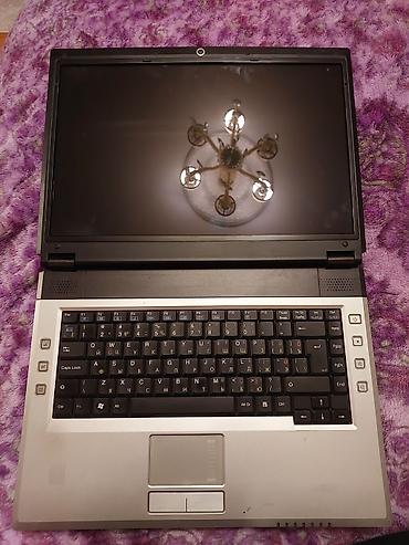 Digər noutbuklar və netbuklar: Klassik dizaynlı noutbuk - Ekran: təxminən 15–17 düym, parlak panel — 4