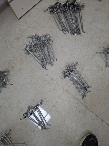 Vitrin üçün aksesuarlar: Salam.setka vitrinlər satılır. 5ədəd 90×180a. 4 ədəd 60×120ə. 3ədəd — 4