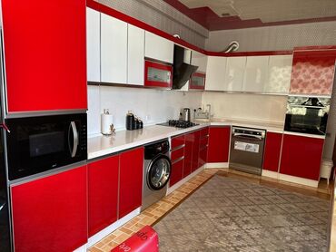 Mətbəx mebeli: Mətbəx mebel satılır 650azn. Üstü mərmər. Ölçü :6.80 mt. Qiymət