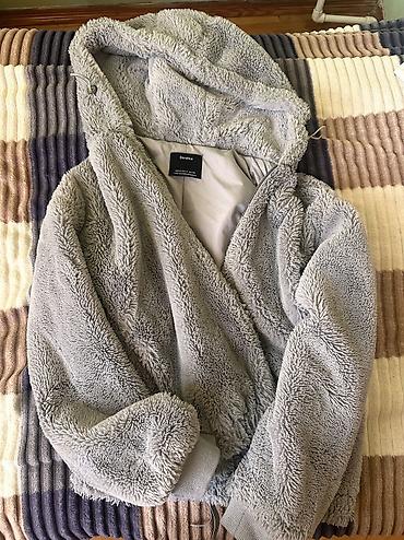 Kürk, Bershka, M, rəng - Boz lalafo.az -da Kürk, Bershka, M, rəng - Boz