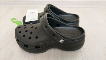 прекрасные босоножки: Босоножки, 37, Crocs, Новый, цвет - Черный, Бесплатная доставка