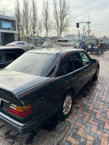 расрочкага машина берилет: Mercedes-Benz E-Class: 1989 г., 2.5 л, Механика, Дизель, Седан