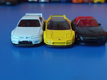 Oyuncaqlar: Hot Wheels 1.Nissan Skyline R33 Godzilla 2.Acura Nsx 3.Mazda mx5