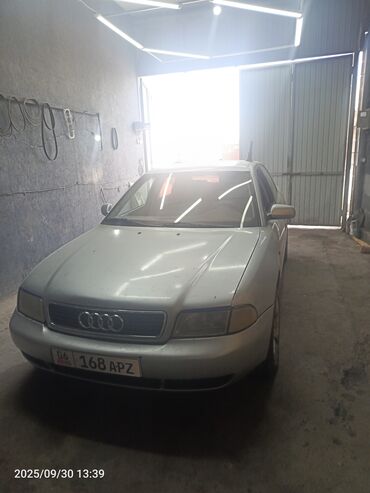мерседес бенз w140: Audi A4: 1996 г., Седан