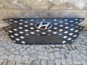 Решетки, облицовки: Решетка радиатора Hyundai Б/у, Оригинал