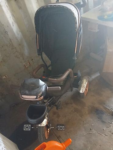 Детский трехколесный велосипед-коляска (trike) с родительской ручкой