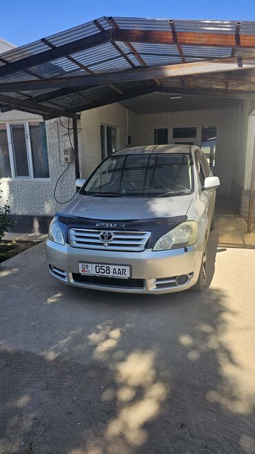 авто набор: Toyota Ipsum: 2002 г., 2.4 л, Автомат, Бензин, Универсал