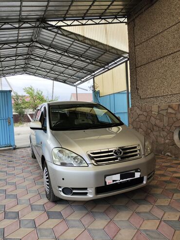 срочно срочно продаю машина: Toyota Ipsum: 2003 г., 2.4 л, Автоматтык, Бензин, Вэн/Минивэн