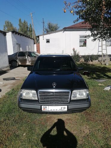 корейский автомобиль: Mercedes-Benz 220: 1993 г., 2.2 л, Механика, Бензин, Седан