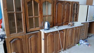 Paltaryuyan maşınlar: - Silverline ön-yükləməli paltaryuyan maşın. Qara korpus, geniş şüşə — 20