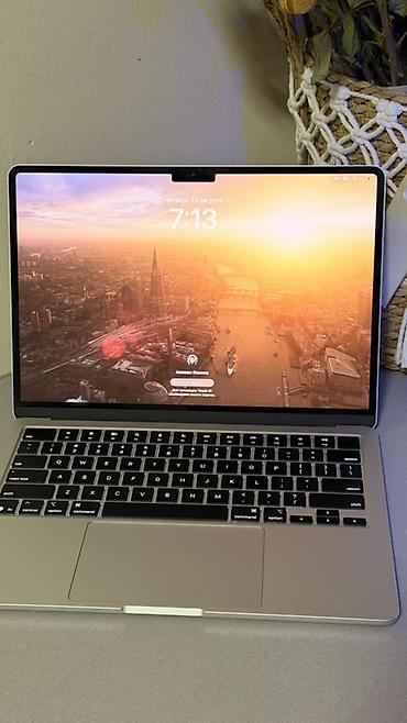 MacBook Air 13.6" (2025) — чип Apple M4, серебристый КОРОБКА ИМЕЕТСЯ!