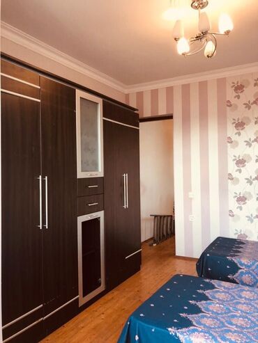 Uzunmüddətli kirayə evlər: Üçmərtəbəli həyətli ev kirayə/təklif olunur. Xüsusiyyətlər: - Geniş — 9