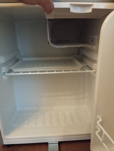 Soyuducular: Kompakt mini soyuducu – Fischer markası (üzərində loqo var). Kiçik — 3