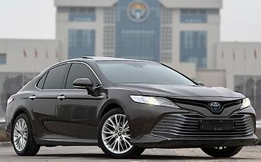 devo tiko: Toyota Camry: 2018 г., 2.5 л, Вариатор, Гибрид, Седан — 2