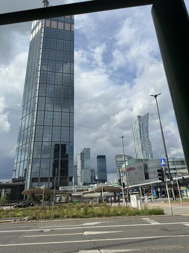 работа охрана: Бизнес центрге ресепшнга 20 жаштан 40 жашка чейинки кузот (СБ)