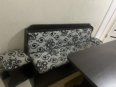 table study: Кухонный уголок с обеденным столом и табуретом. Размер стола 160/85 - — 2