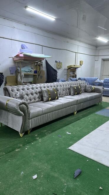 мягкие раскладные диваны: Прямой диван, цвет - Бежевый, Новый