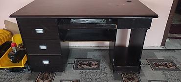 Офисные столы: Продаются: 3 шт.раскладные столы.по 3200 сом, офисныйный стол 2500 — 7