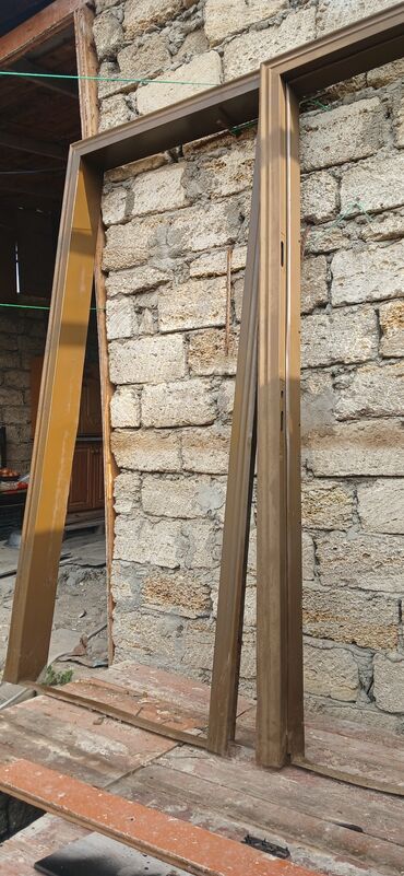 Giriş qapıları: İşlənmiş Giriş qapısı Glazok ilə, Zəmanətsiz, Ödənişli quraşdırma, Ünvandan götürmə — 12