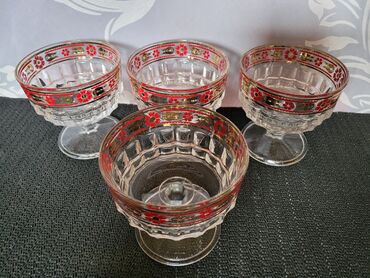 Čaše: Case nove italijanske za vino 70te. Sve na casama odsjaj od svetla na lalafo.rs — 7 Čaše: Case nove italijanske za vino 70te. Sve na casama odsjaj od svetla — 7