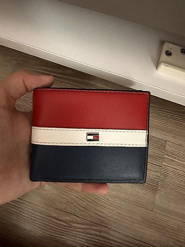 Portmone, pulqabıları: Tommy Hilfiger kişi pulqabısı - Dizayn: Qırmızı–ağ–tünd göy rəngli — 1