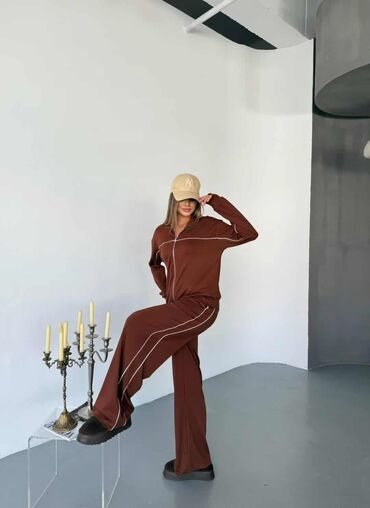 Gornji i donji deo: Komplet trenerka S M L XL 2XL Cena 3300 din — 7