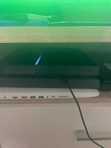 ps4 usb kabel original: PlayStation 4 (PS4) oyun konsolu dəsti Xüsusiyyətlər: - PS4 konsolu — 1