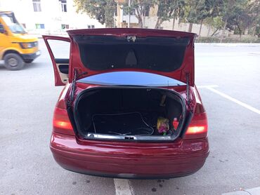 Volkswagen: Volkswagen Bora: 1.6 l | 1999 il Sedan — 8