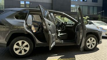 Toyota: Toyota RAV4: 2019 г., 2.5 л, Автомат, Бензин, Кроссовер — 6