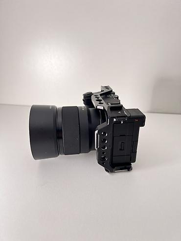 Фото и видеокамеры: Беззеркальная камера Sony α6700 (E-mount) с защитной клеткой SmallRig — 8