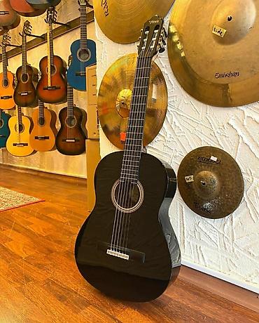 valencia gitara: Marka: Valencia Model: VC264BK Ünvan:Nizami 42 (Daxili işlər — 1