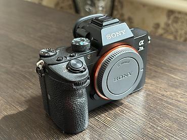 Беззеркальная камера Sony α7 III (ILCE-7M3, байонет E) - — 2