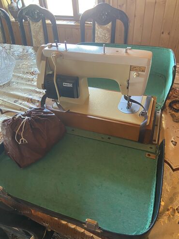 Tikiş maşınları: Tikiş maşını Chayka, Yeni,Elektromexaniki, 6 saplı, Ünvandan götürmə — 5