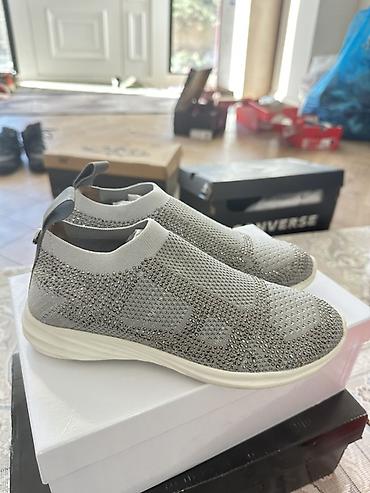 Другие детские вещи: Кроссовки Adidas для детей - Бренд: Adidas - Модель: кроссовки с — 9