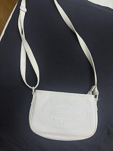lacost: Lacoste çiyin/çapraz çanta – ağ rəng - Brend: Lacoste (ön hissədə iri — 4
