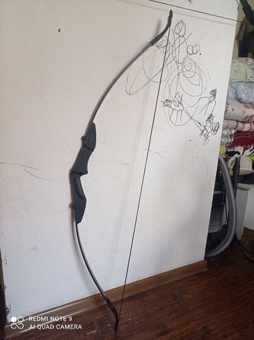 Луки и рогатки для охоты: Продается луки (разные) с силой натяжения 40 LBS (18 кг), плечи из — 9