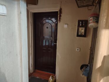 ищу квартиру в оше: 2 бөлмө, 40 кв. м, Хрущевка, 2 кабат, Эски ремонт