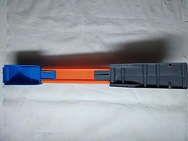 Hot wheels ispaljivac autica sirina 3 cm. ispravan — 3