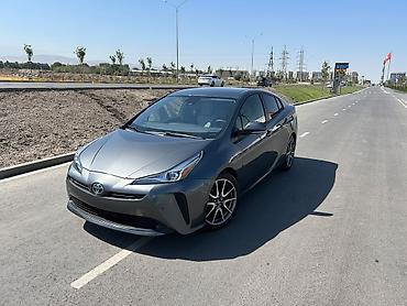 транс: Toyota Prius: 2022 г., 1.8 л, Вариатор, Гибрид, Хэтчбэк — 2