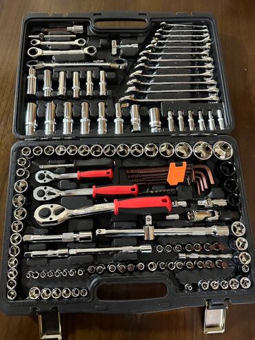 инструменты наборы: Набор ключей Набор инструментов Чемодан инструментов Внутри есть все