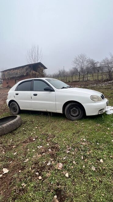 спортивный автомобиль: Daewoo Lanos: 1996 г., 1.5 л, Механика, Бензин, Хэтчбэк